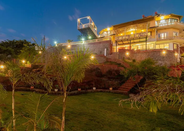 Stayvista's Serenity Hills: Luxe Retreat with Valley Views and Pool Mahabaleshwar